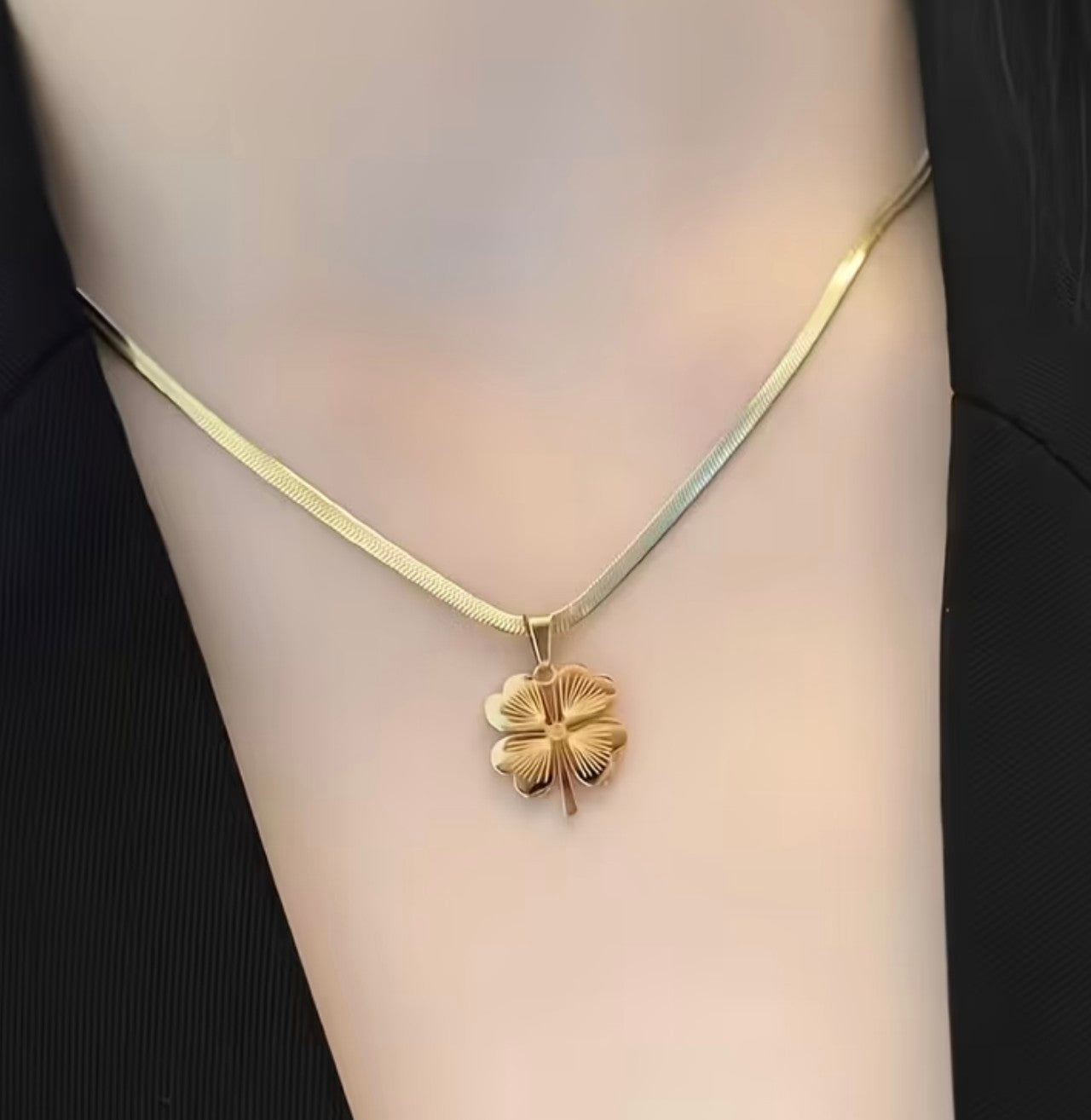 Златно дамско колие детелина втори модел